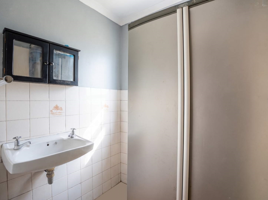 5 Bedroom Property for Sale in Electric City Western Cape